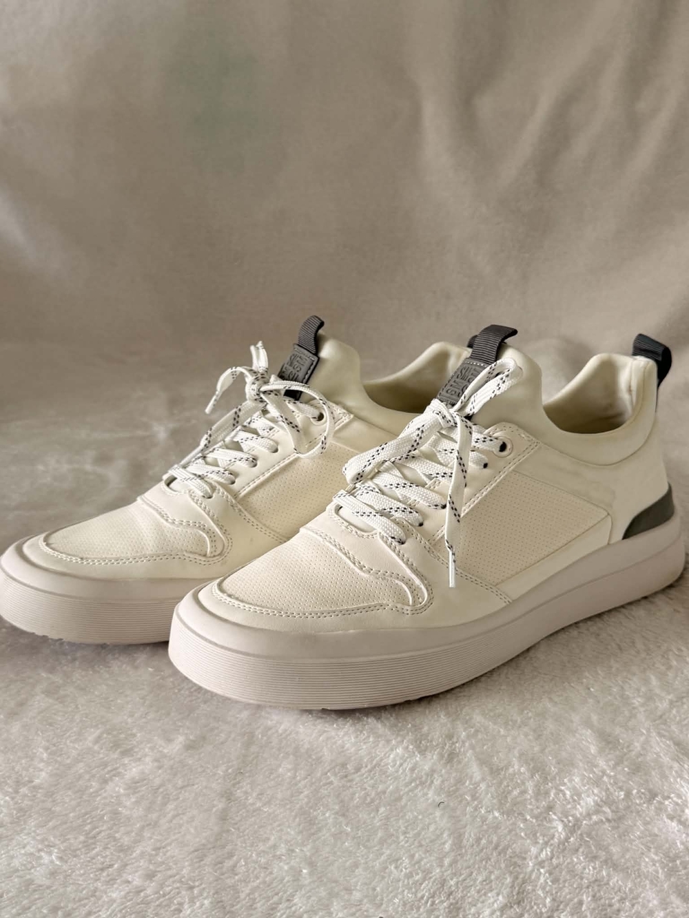 Steve Madden Men's Cream/Off-White Low-Top Sneakers